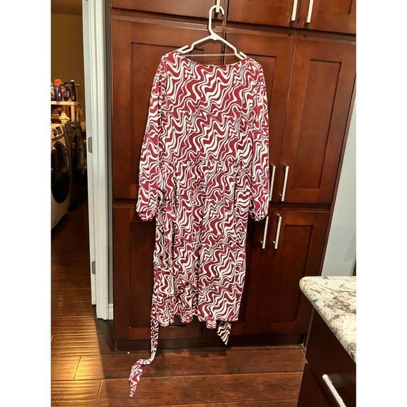 Ava & Viv Red/White Swirl Cross Front Dress 4X! - Picture 2 of 8